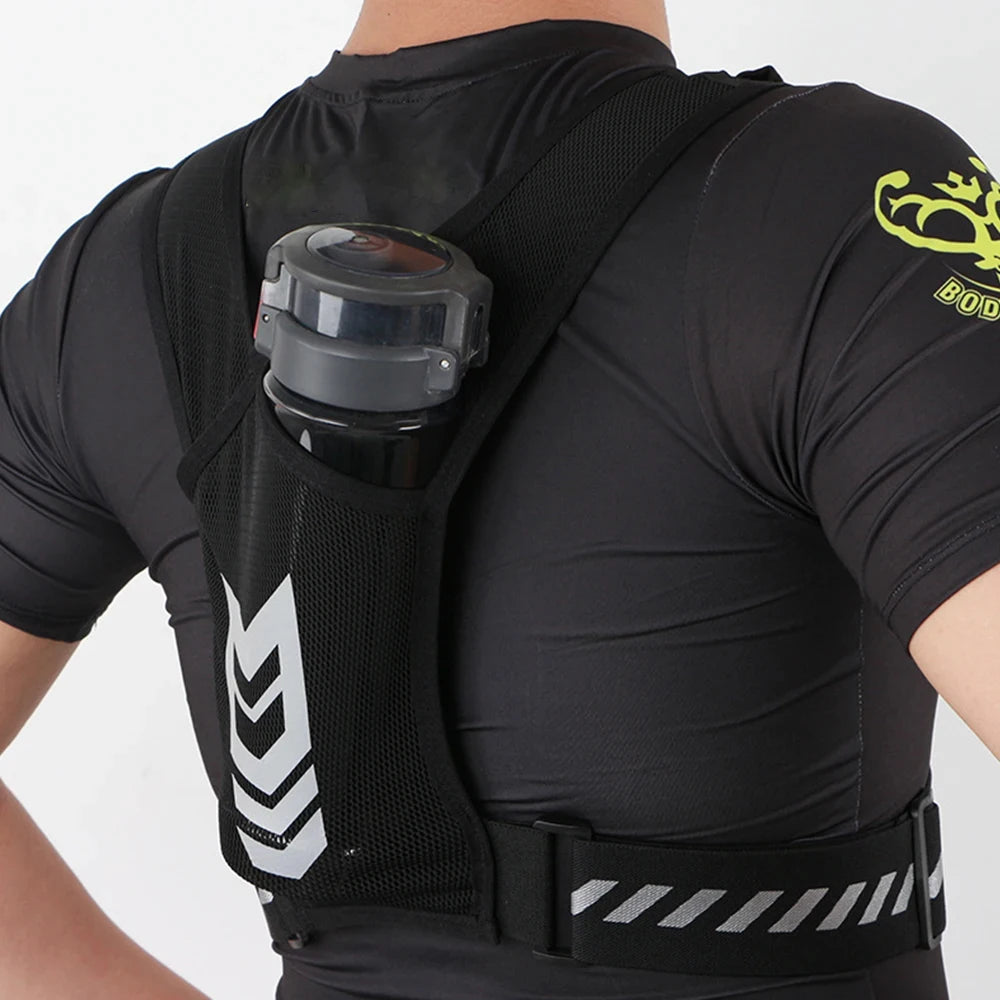 Reflective vest for running, walking, exercising, general training, for men and women, 01 piece with adjustable strap and pocket for keys, cell phone and compartment for water bottle.
