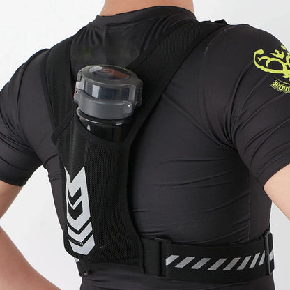 Reflective vest for running, walking, exercising, general training, for men and women, 01 piece with adjustable strap and pocket for keys, cell phone and compartment for water bottle.